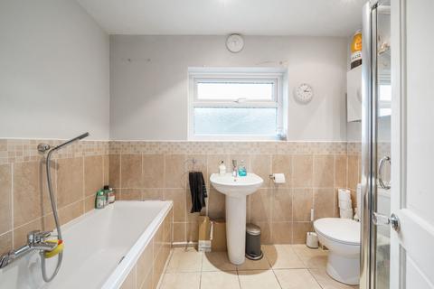 35 Scawen Road, London, SE8 5AE