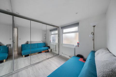 35 Scawen Road, London, SE8 5AE