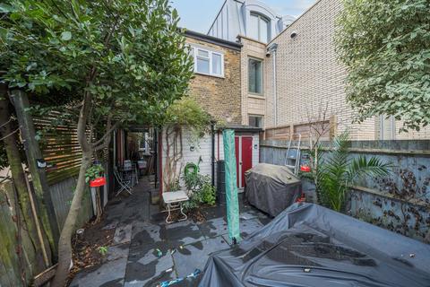 35 Scawen Road, London, SE8 5AE