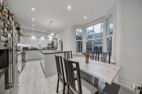 35 Scawen Road, London, SE8 5AE