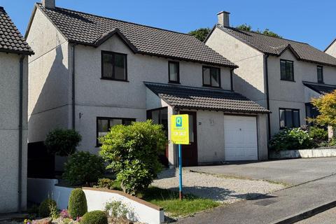 22 Lodge Drive, Truro, TR1 1TX