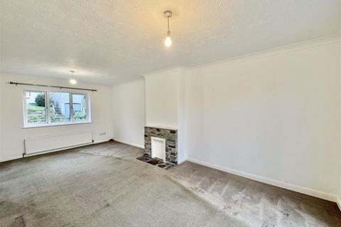22 Lodge Drive, Truro, TR1 1TX