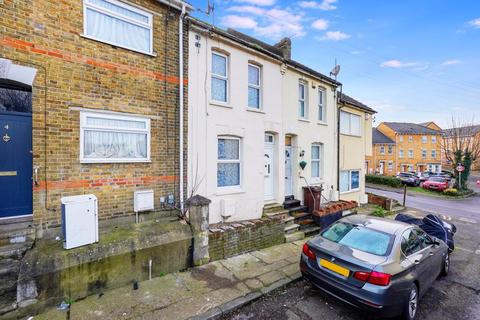 3 bedroom terraced house for sale, Portland Street, Chatham