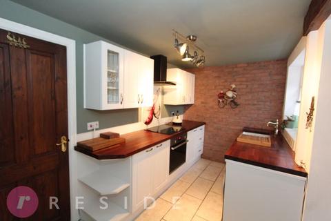 2 bedroom terraced house to rent, Bentmeadows, Rochdale OL12