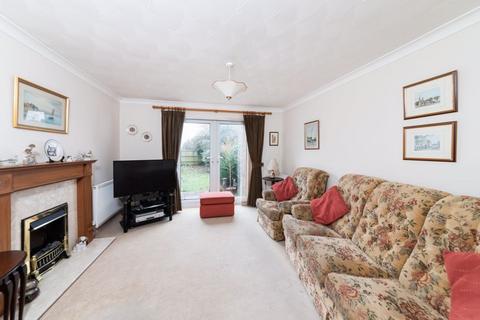 3 bedroom semi-detached house for sale, Tudor Close, Banbury