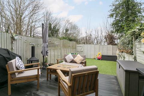 undefined, Hamond Close, South Croydon