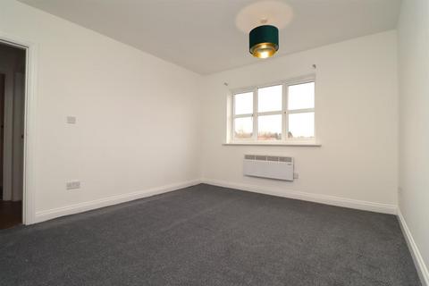 2 bedroom flat to rent, Black-A-Tree Road, Nuneaton