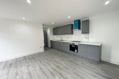 1 bedroom flat for sale, Whyteleafe Hill, Whyteleafe, CR3 0AG