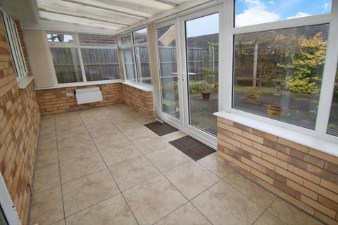 2 bedroom semi-detached bungalow for sale, Glebe view, Market Deeping, PE6 8GB