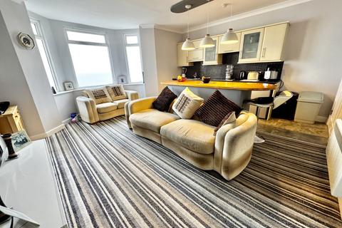 1 bedroom apartment for sale, Queens Parade, North Yorkshire YO12