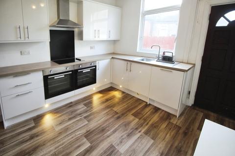 3 bedroom end of terrace house to rent, Robinson Road, South Yorkshire S2