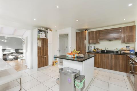 1 Ightham Close, Longfield, DA3 7AW