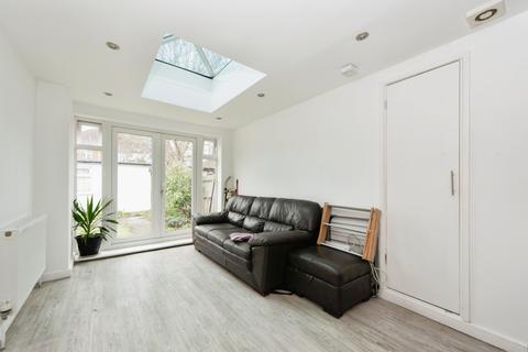 5 bedroom bungalow for sale, Glasbrook Avenue, Whitton, Twickenham TW2