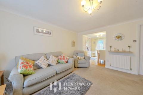 3 bedroom semi-detached house for sale, Autumn Glades, Hemel Hempstead, HP3 8UB