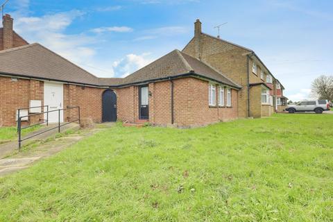 1 bedroom semi-detached bungalow for sale, Newington Avenue, Southend-on-sea, SS2