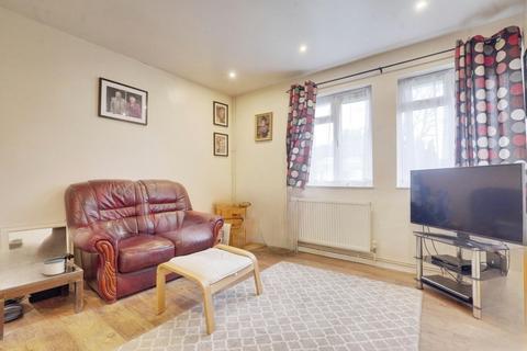 1 bedroom semi-detached bungalow for sale, Newington Avenue, Southend-on-sea, SS2