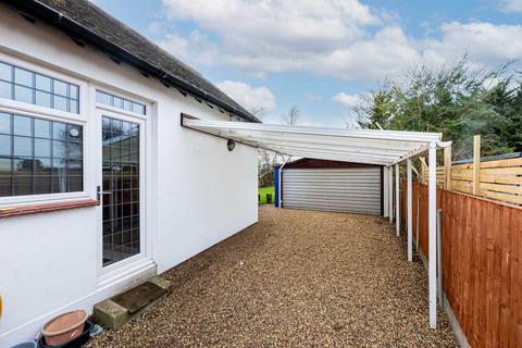 3 bedroom semi-detached bungalow for sale, Winsford Gardens, Westcliff-on-sea, SS0