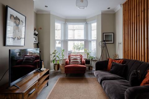 52 Kingsdown Road, London, E11 3LP