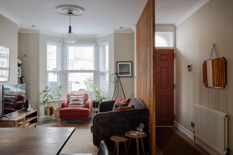 52 Kingsdown Road, London, E11 3LP