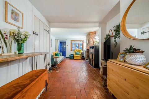 5 Sandrock, Haslemere, GU27 2PS