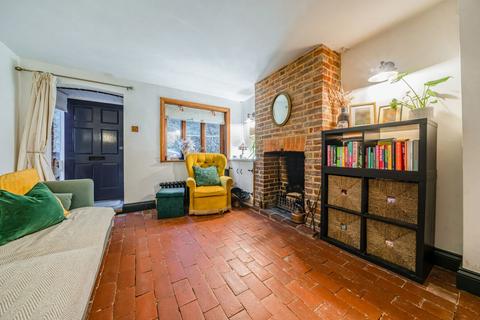 5 Sandrock, Haslemere, GU27 2PS
