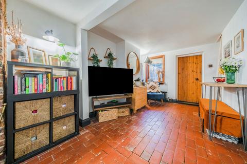 5 Sandrock, Haslemere, GU27 2PS