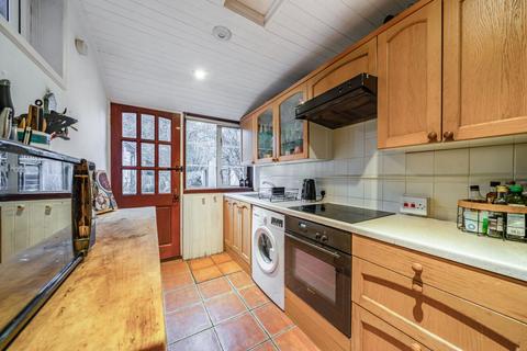 5 Sandrock, Haslemere, GU27 2PS