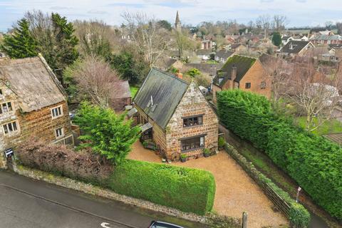 4 bedroom detached house for sale, 23 High Street, Broughton, NN14