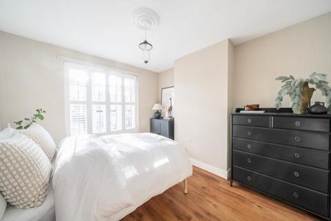 142 Ravenscroft Road, Beckenham, BR3 4TW
