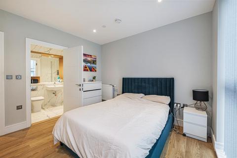 2 bedroom house for sale, Plough Lane, London