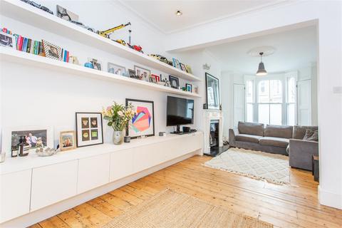 4 Lyal Road, London, E3 5QG