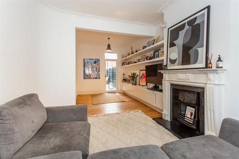 4 Lyal Road, London, E3 5QG