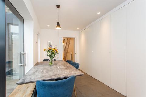 4 Lyal Road, London, E3 5QG