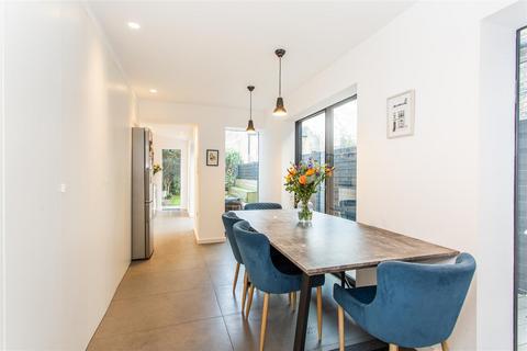 4 Lyal Road, London, E3 5QG