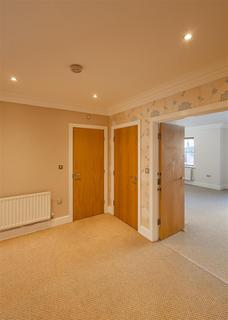 2 bedroom flat for sale, Grove Park Crescent, Gosforth, Newcastle upon Tyne