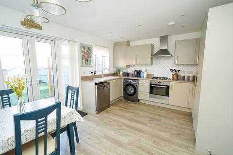 3 bedroom semi-detached house for sale, Hadrian Crescent, Leighton Buzzard