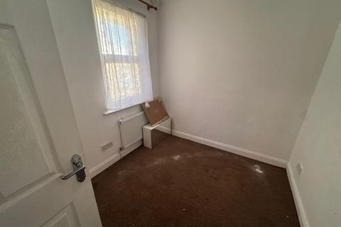 3 bedroom terraced house to rent, Whitethorn Crescent, Newcastle Upon NE5