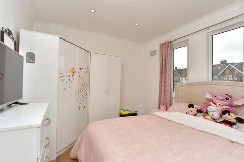 3 bedroom terraced house for sale, Hampton Crescent, Gravesend, Kent