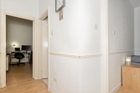 12/2 Abbey Lane, Edinburgh, EH8 8HH