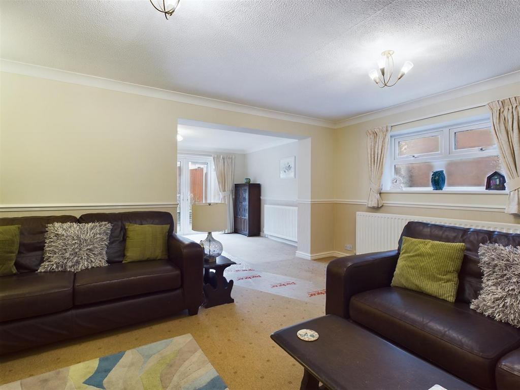 Lounge/Sitting Room