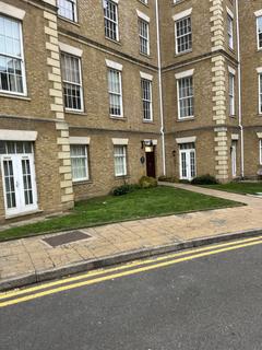 2 bedroom apartment to rent, Royal Drive, London N11