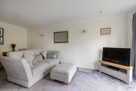 1 bedroom retirement property for sale, 16 (Flat 8) Queens Court, Queens Road, Blackhall, Edinburgh, EH4 2BY