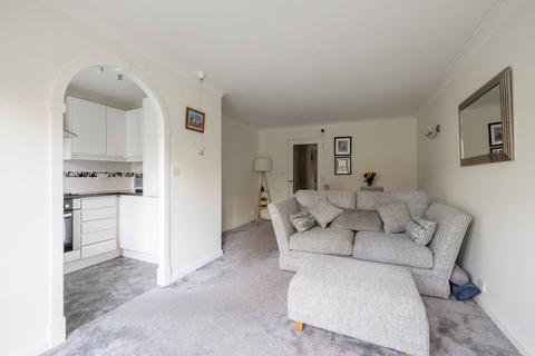 1 bedroom retirement property for sale, 16 (Flat 8) Queens Court, Queens Road, Blackhall, Edinburgh, EH4 2BY