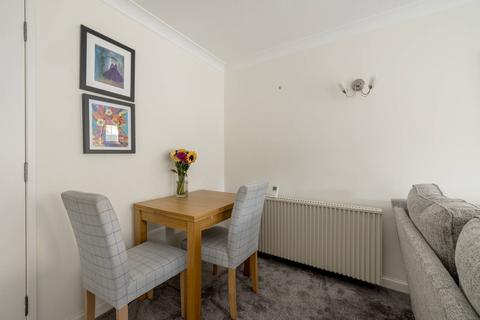 1 bedroom retirement property for sale, 16 (Flat 8) Queens Court, Queens Road, Blackhall, Edinburgh, EH4 2BY