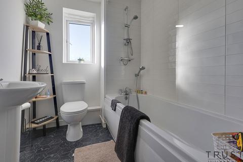 3 Calder Close, Mirfield, WF14 8JG