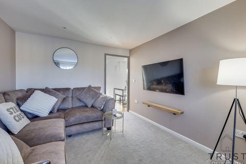 3 Calder Close, Mirfield, WF14 8JG
