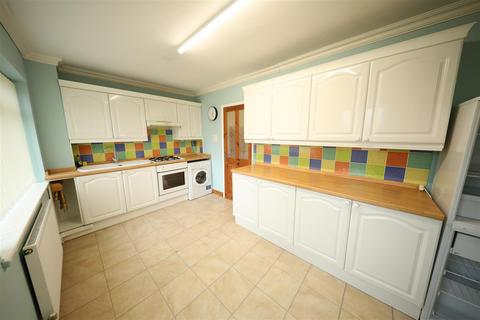 3 bedroom end of terrace house for sale, Dent Road, Hull