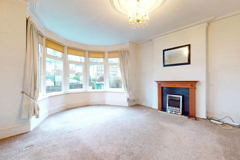 1 bedroom flat for sale, 15 Beresford Road, Chingford, E4 6ED