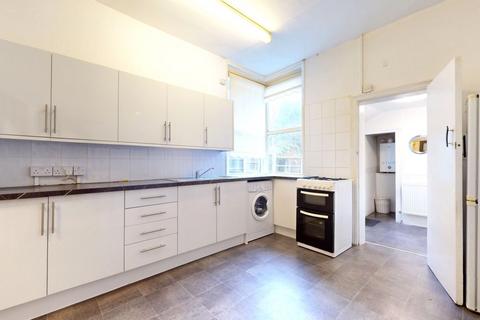 1 bedroom flat for sale, 15 Beresford Road, Chingford, E4 6ED