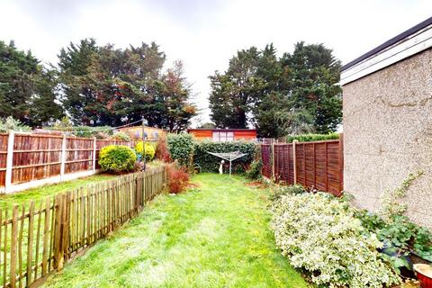15 Beresford Road, London, E4 6ED